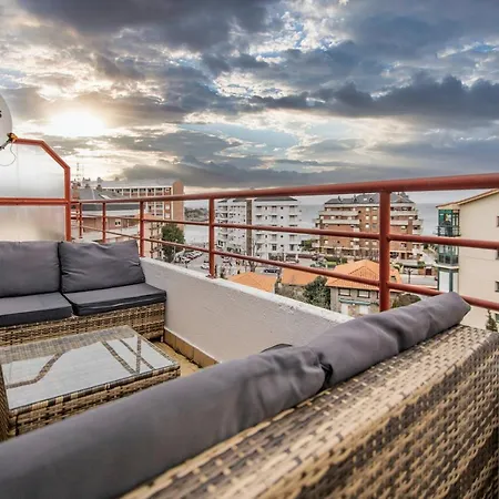 Con Terraza Y Vistas Al Mar Apartamento