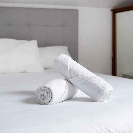 Con Terraza Y Vistas Al Mar Апартаменты *