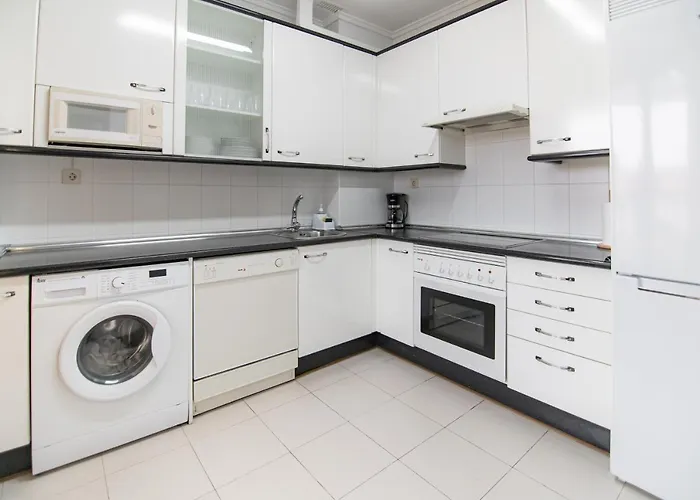 Con Terraza Y Vistas Al Mar