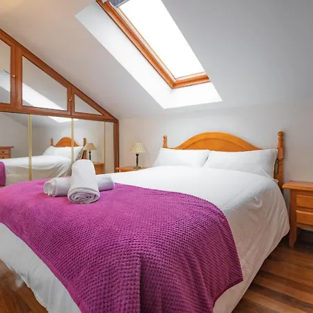 Con Terraza Y Vistas Al Mar